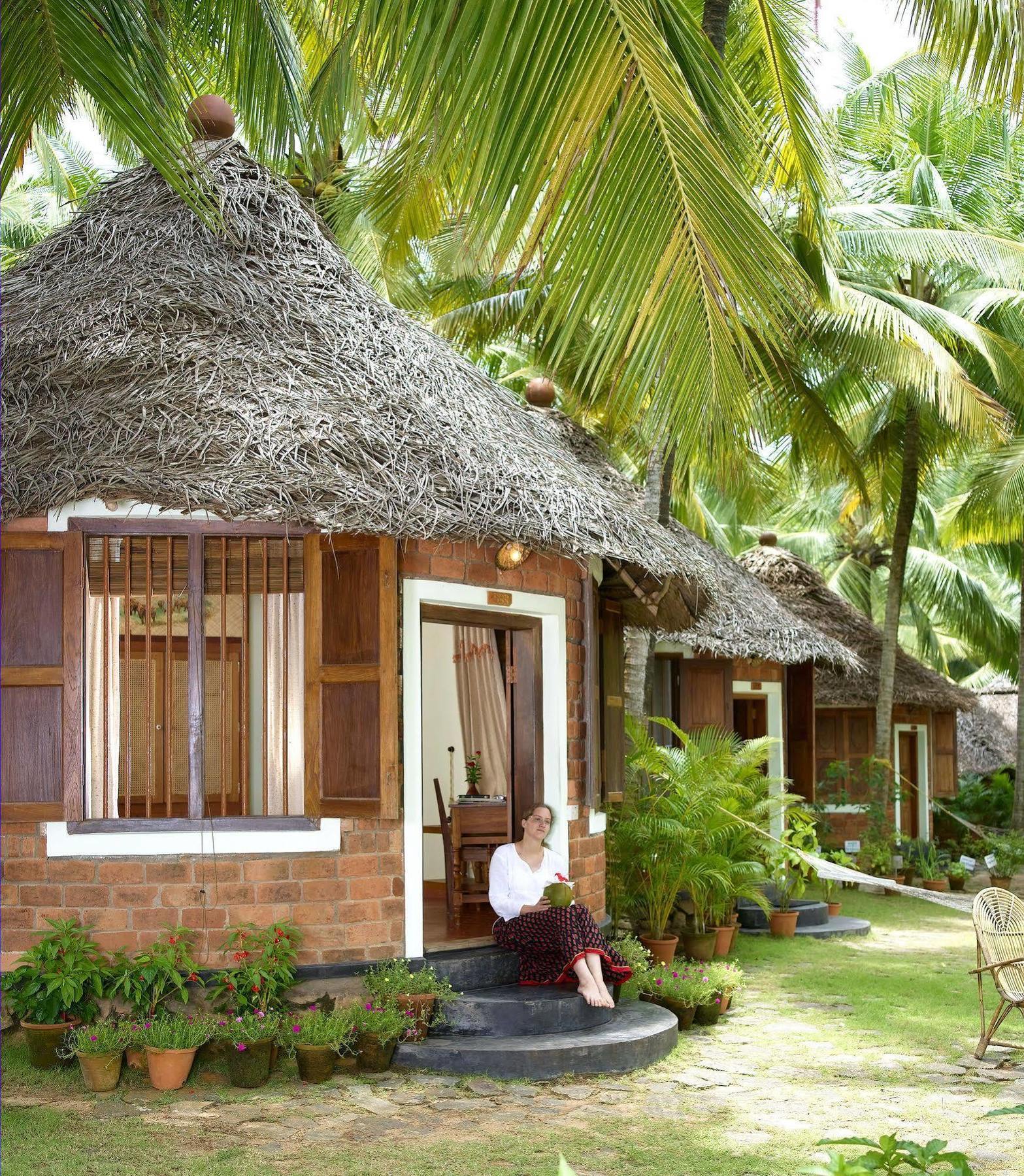 Soma Manaltheeram Ayurveda Beachvillage Kovalam Exteriör bild