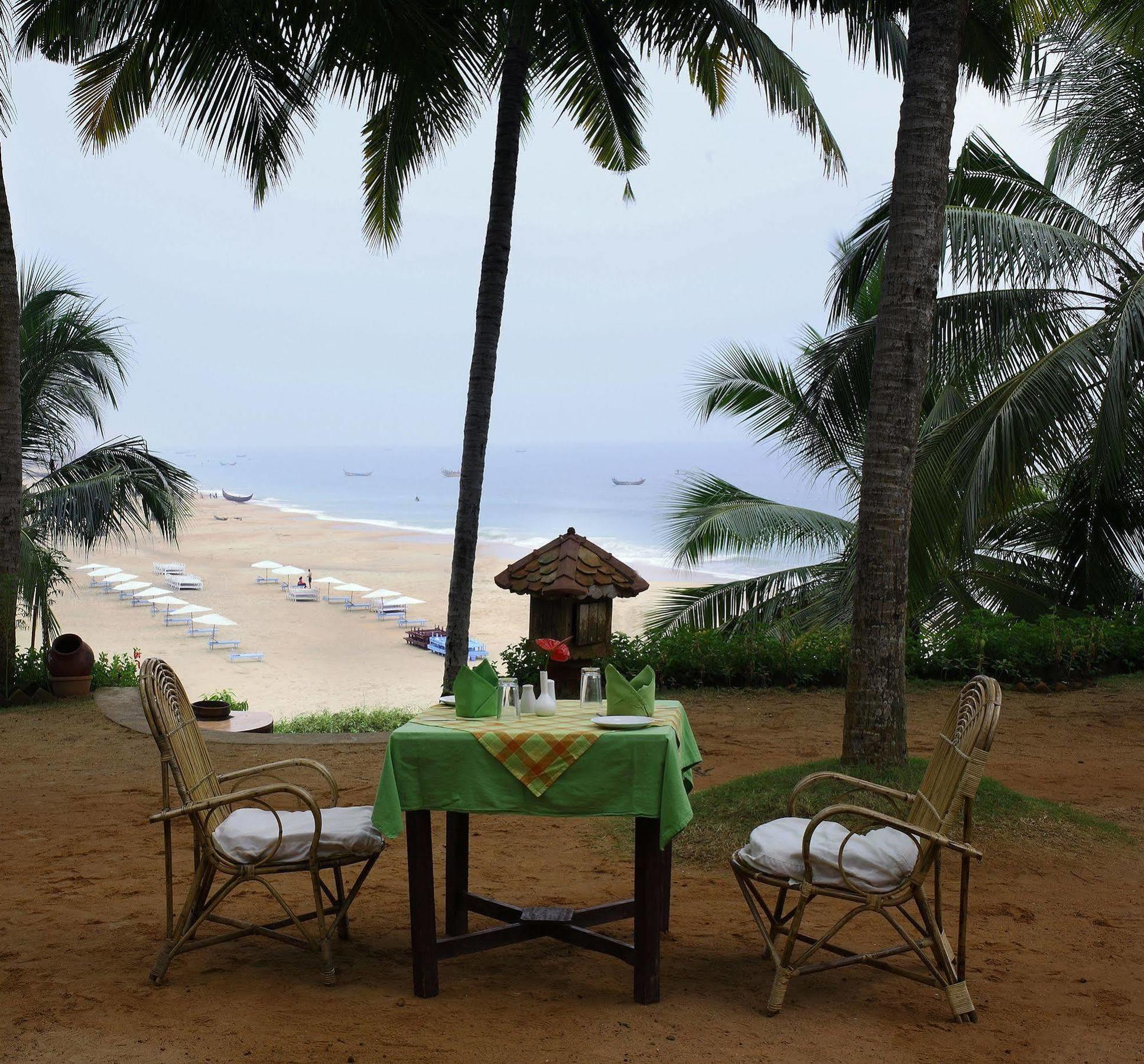 Soma Manaltheeram Ayurveda Beachvillage Kovalam Exteriör bild