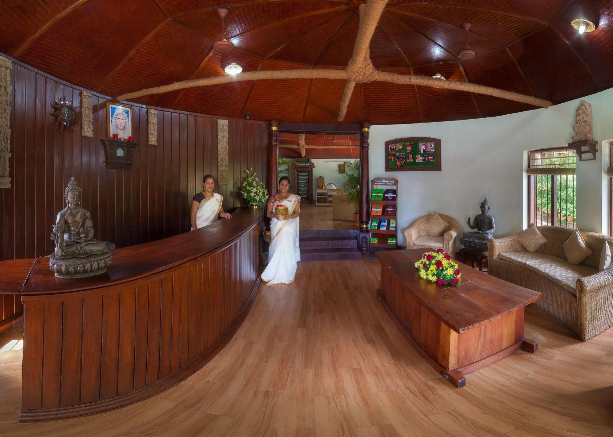 Soma Manaltheeram Ayurveda Beachvillage Kovalam Exteriör bild