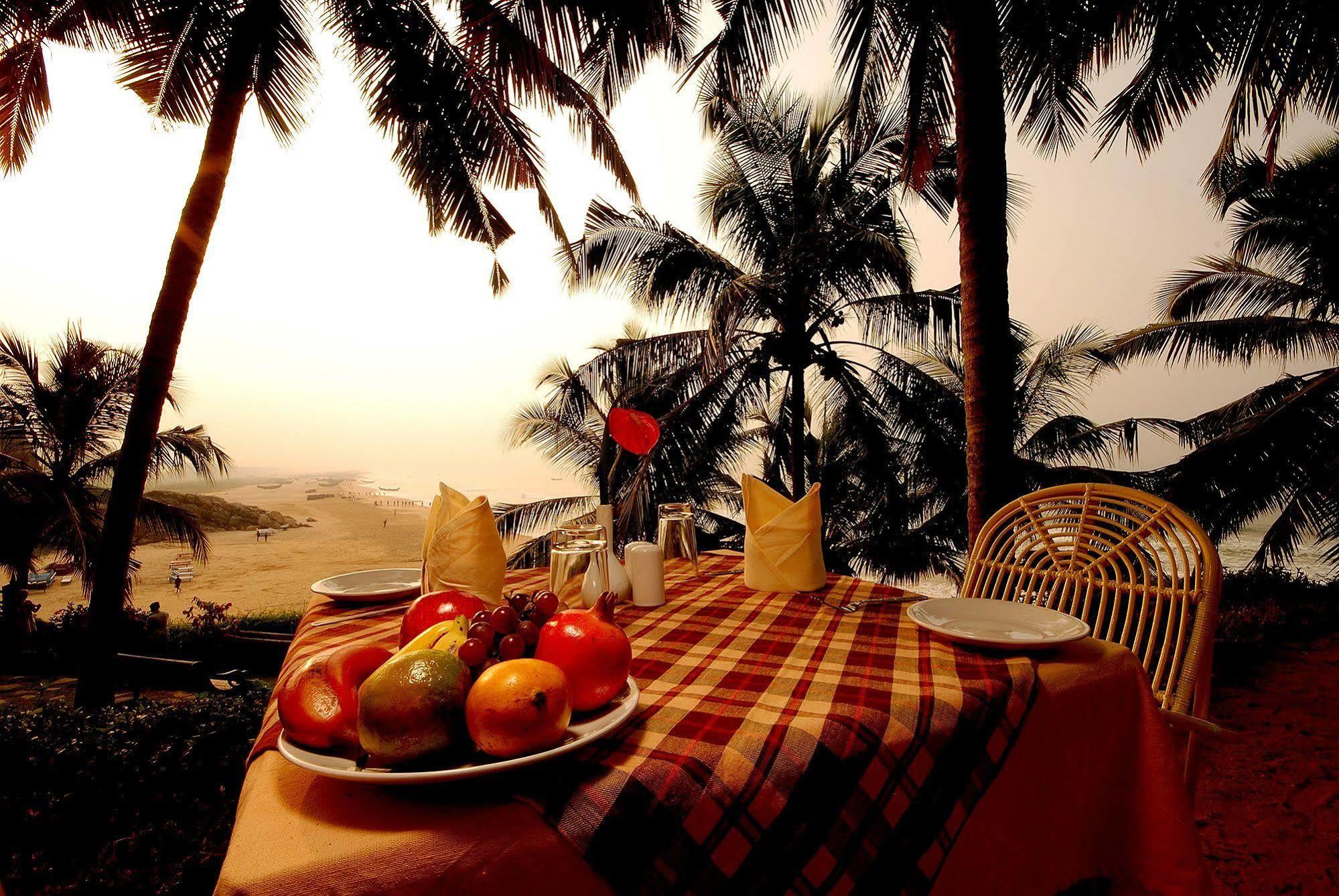 Soma Manaltheeram Ayurveda Beachvillage Kovalam Exteriör bild